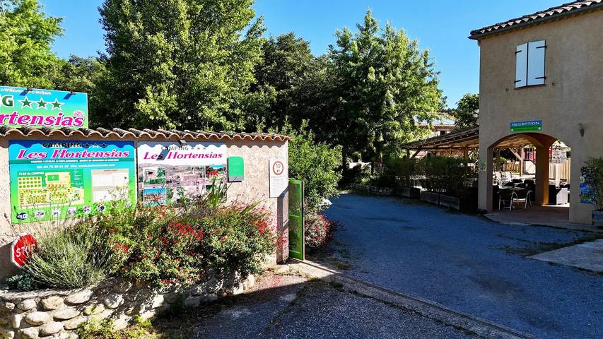 Mobil home pour 5 personnes, avec vue ainsi que terrasse et piscine, animaux acceptés à Rosières (Ardèche) - 2
