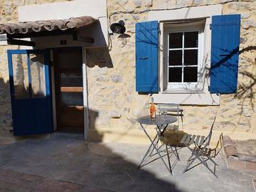 Gîte pour 4 personnes, avec terrasse à Sablet