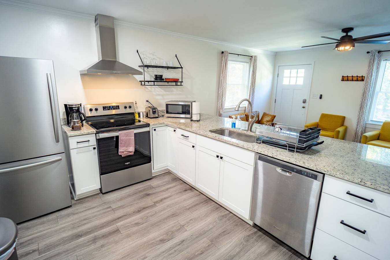 Appartement entier, Renovated 2 Bed Walltown Home.  Walk to Duke! A in Durham (NC), Comté de Durham (États-Unis)
