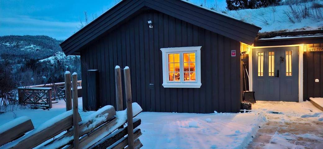 Location de vacances pour 6 personnes, avec vue ainsi que vue sur le lac et jardin, animaux acceptés dans Bø - 2