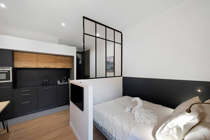 Entire apartment, Apartment 'Studio 3 Étoiles Le Bernascon' with Wi-Fi in Aix-les-Bains, Chambéry region