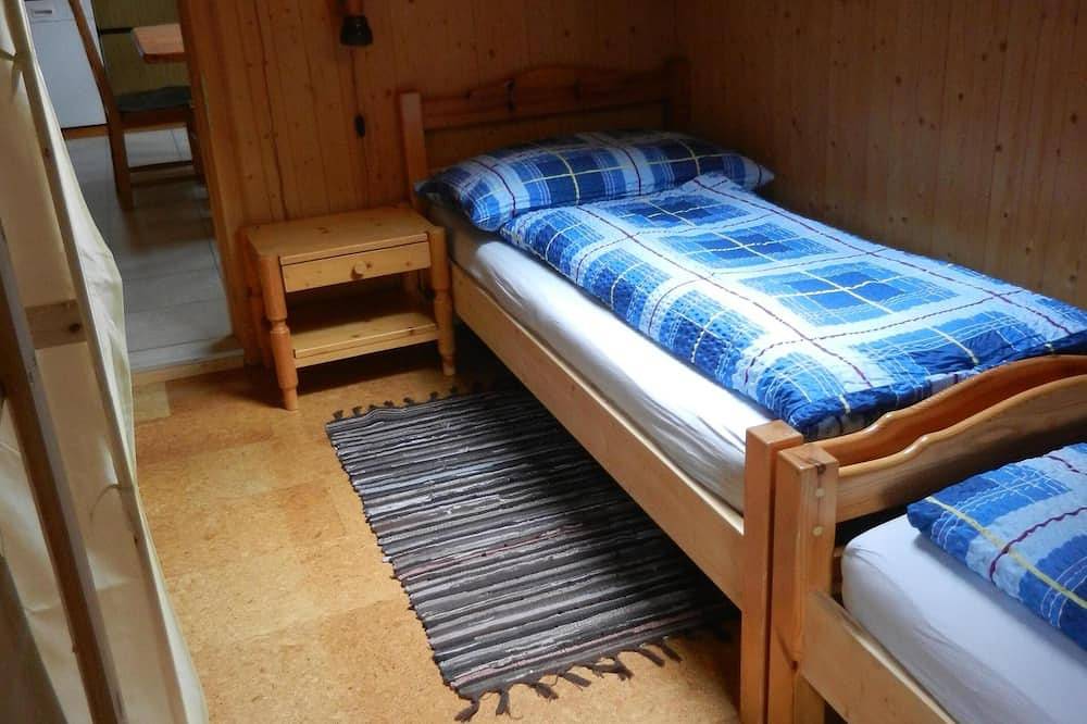 Ganze Wohnung, Heimelige Wohnung, familienfreundlich, freistehend, abseits der Hauptstrasse in Kandergrund, Frutigen - Lenk - Adelboden