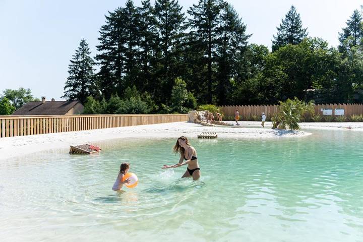 Camping pour 6 personnes, avec piscine et jardin ainsi que vue et sauna, animaux acceptés