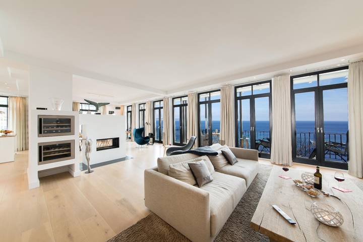 Ferieleilighet for 6 personer, med balkong og hage i tillegg til innsjøutsikt, dyr tillatt i Rügen