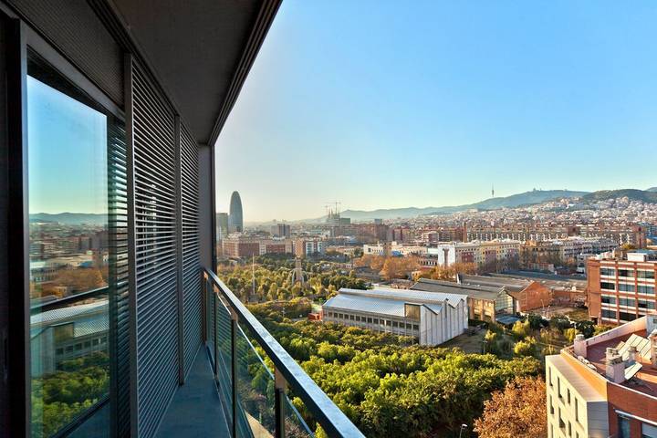 Villa for 8 people, with Balcony and Yard in Barcelona