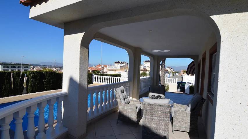 Casa rural para 4 personas, con jardín y piscina en Rojales