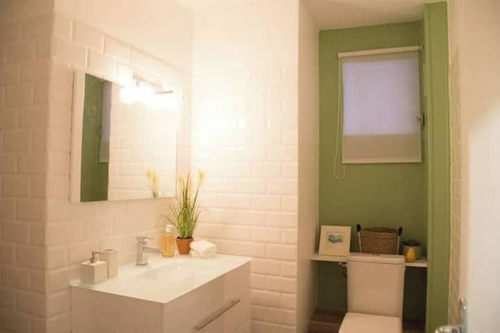 Entire apartment, Quality accommodation - Sea view, private beach access in Schœlcher, Martinique
