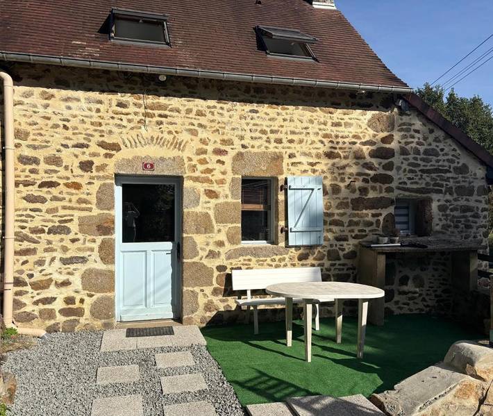 Location de vacances pour 6 personnes, avec terrasse ainsi que jardin et vue à Saint-Léonard-des-Bois - 2