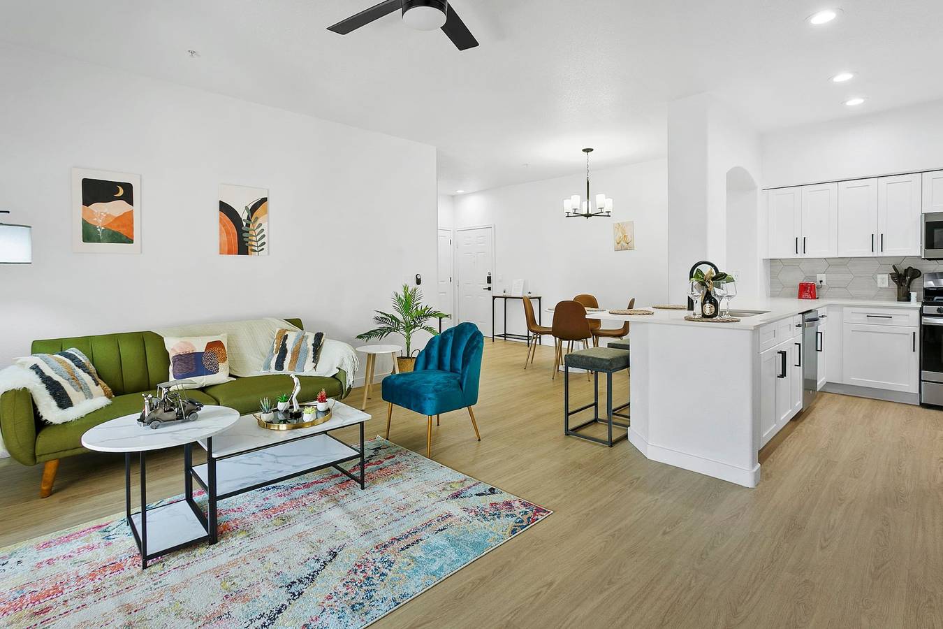 Entire apartment, Cozysuites Glendale by the stadium w pool 04 in Glendale, Maricopa County