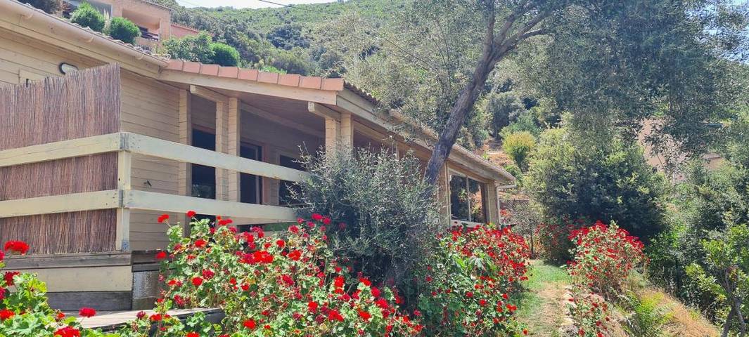 Gîte pour 5 personnes, avec vue ainsi que jardin et piscine à Villanova - 3