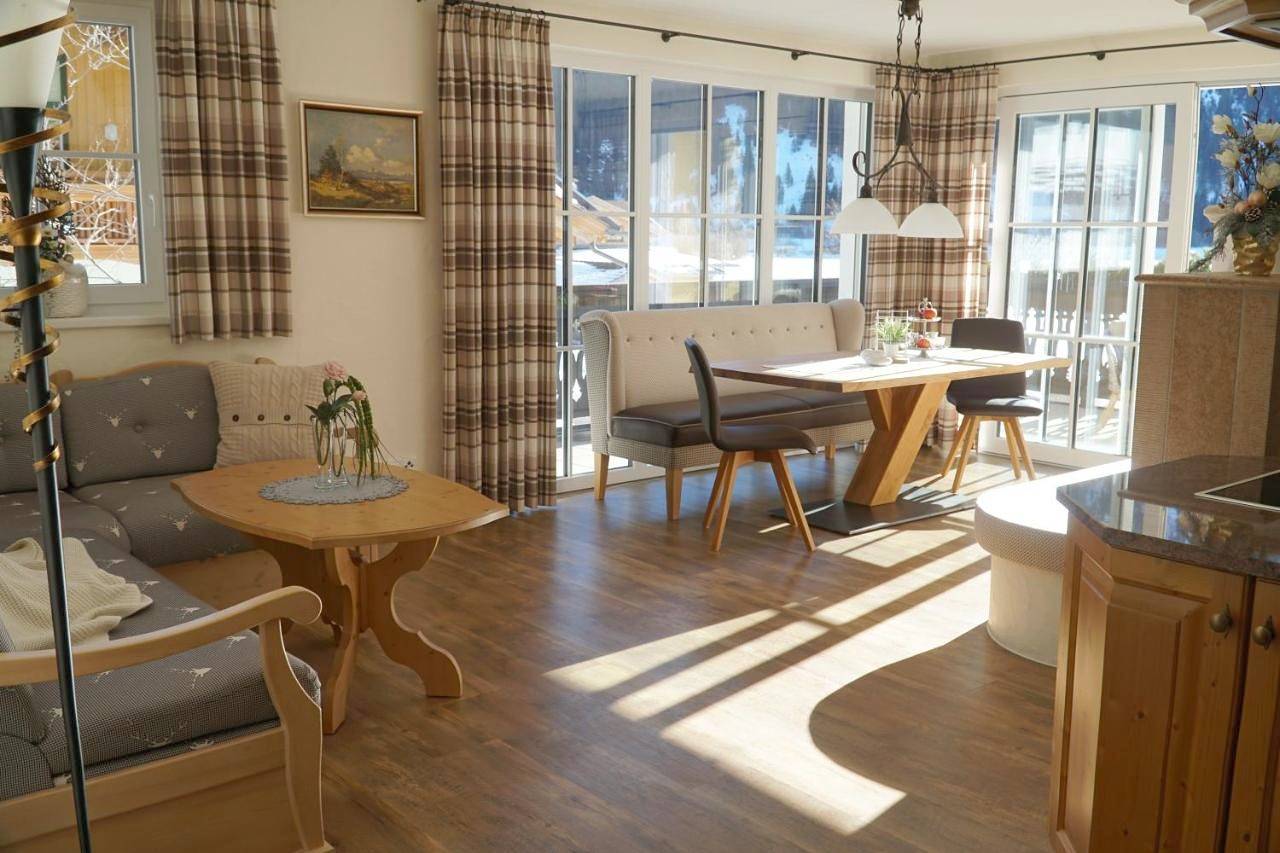 Ganze Wohnung, Apartment with Lake View in Haller am Haldensee, Allgäuer Alpen (Österreich)