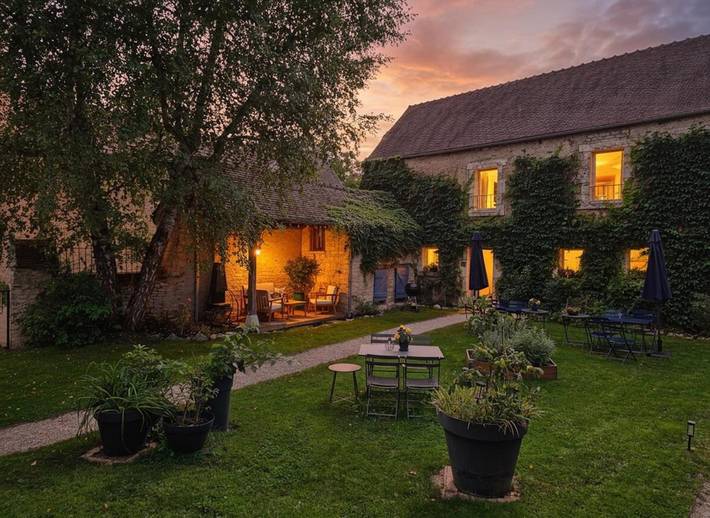 Maison de campagne pour 4 personnes, avec Terrasse et Jacuzzi ainsi que Jardin et Vue dans Yonne
