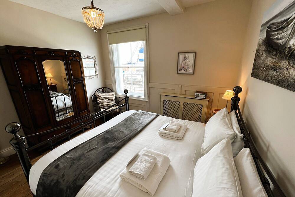 Bell Cottage in Cowes, Isle of Wight