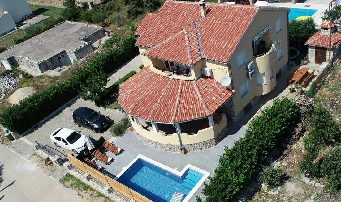 Geheel appartement, Vakantieappartement voor 8 personen met balkon in Polača, Zadar