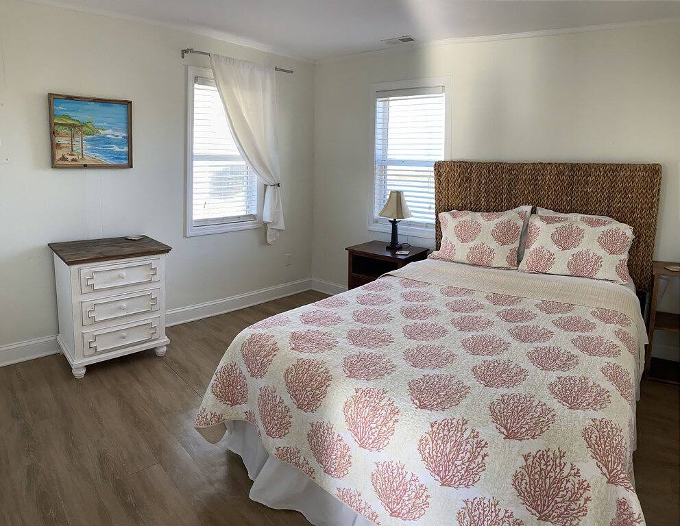 Das Nags Head Cottage-Renovierte Frühjahr 2018! Zu Fuß zum Strand! in Whalebone, Nags Head