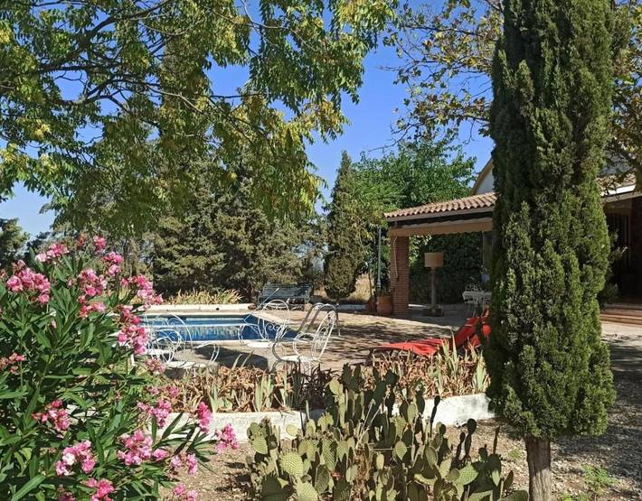 Chalet para 9 personas, con piscina además de jardín y terraza - 1