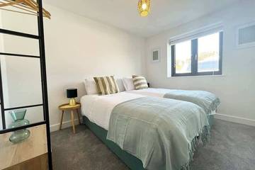 Vacation Rental for 6 Guests in Penzance, Cornwall, Picture 1