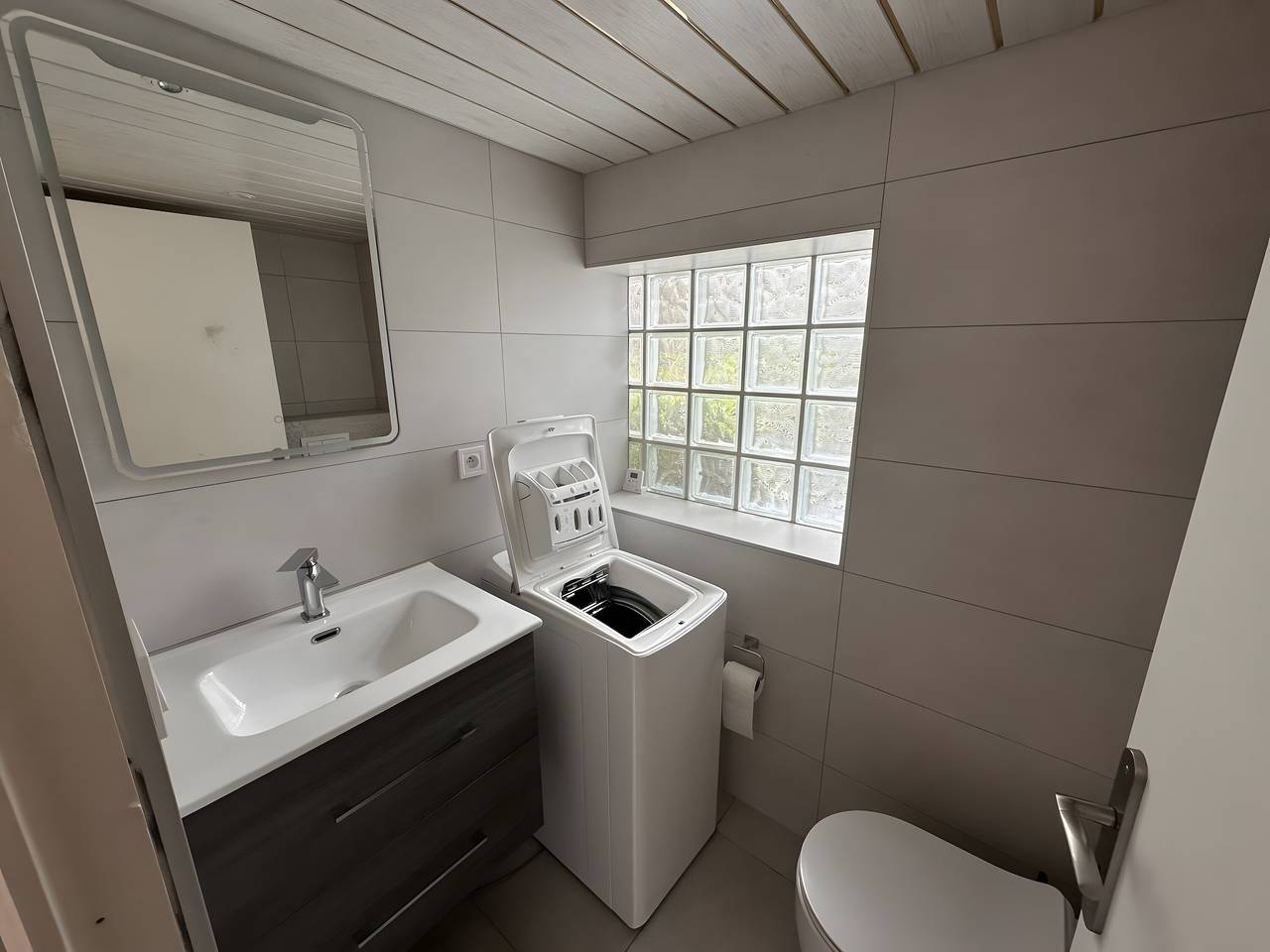 Gîte “Grewis 3” with Private Terrace, Private Garden, and Wi-Fi in La Wantzenau, Strasbourg Området