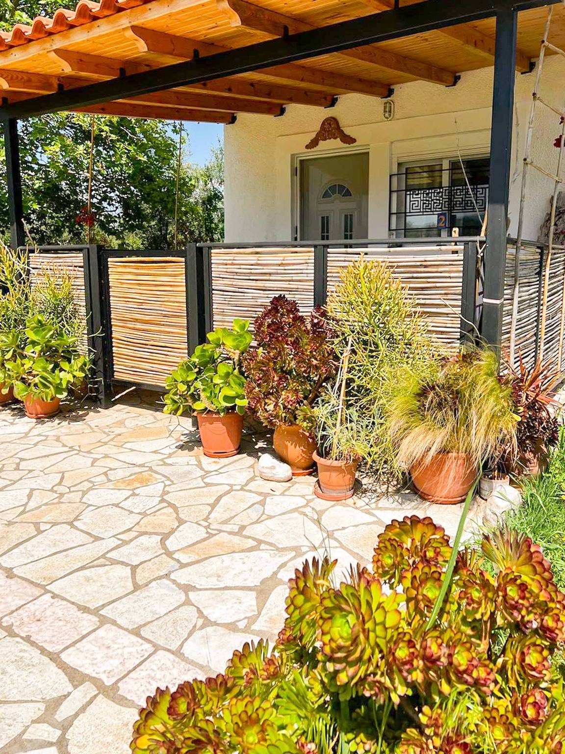 Petalidi Sunny Home Two - Cozy Garden Escape, foto 8