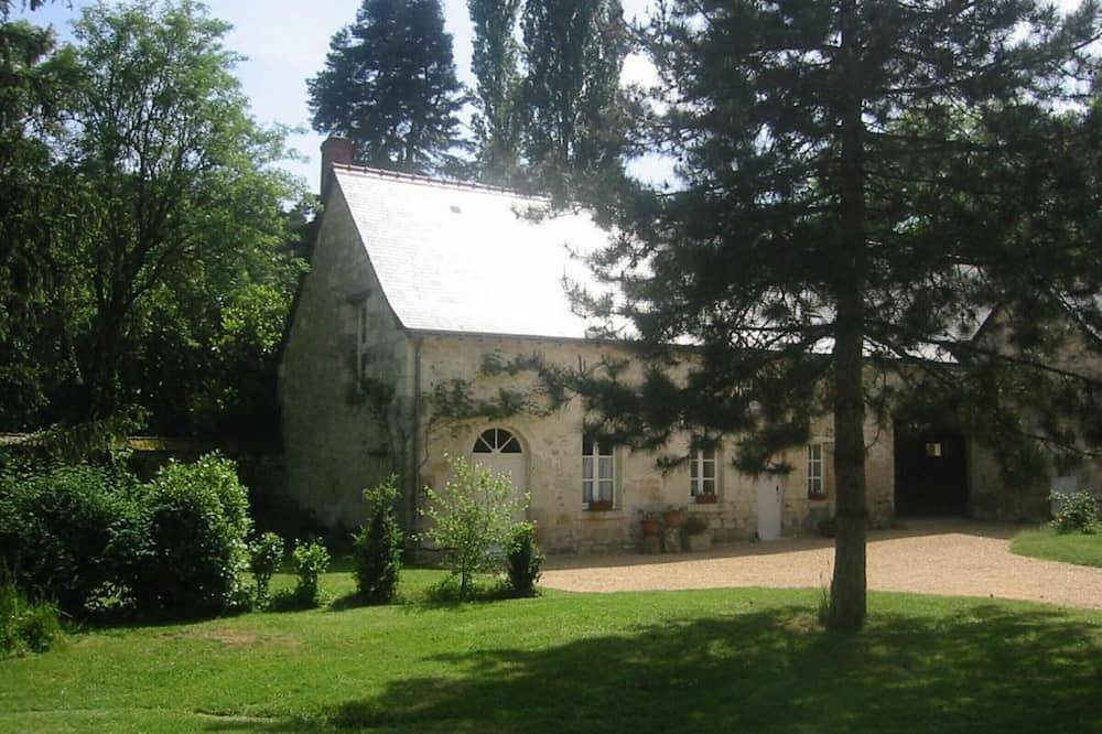 Casa rural en el corazón del bosque de Chinon con jardín privado y sala de juegos in Saint-Benoît-la-Forêt, Valle del Loira