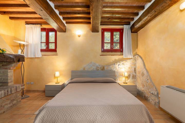 Holiday Home 'La Casina Di Borgo Mommialla' with Shared Pool, Wi-Fi and Air Conditioning in Gambassi Terme, Florence Province