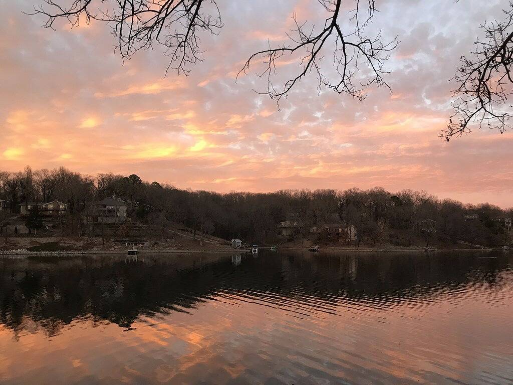 Familienspaß am See! Schöne Aussichten in der Nähe von Radwegen und 6 Golfplätzen. in Bella Vista, Ozark Mountains
