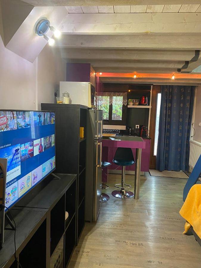 Appartement entier, Studio cosy climatisé avec chambre mansardée Monnet-Mermoz Tram Métro 15 mnparis in Rungis, Val-de-Marne