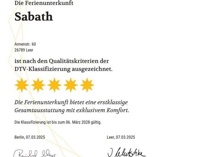 Ferienwohnung für 7 Personen, mit Terrasse und Garten in Leer - 2