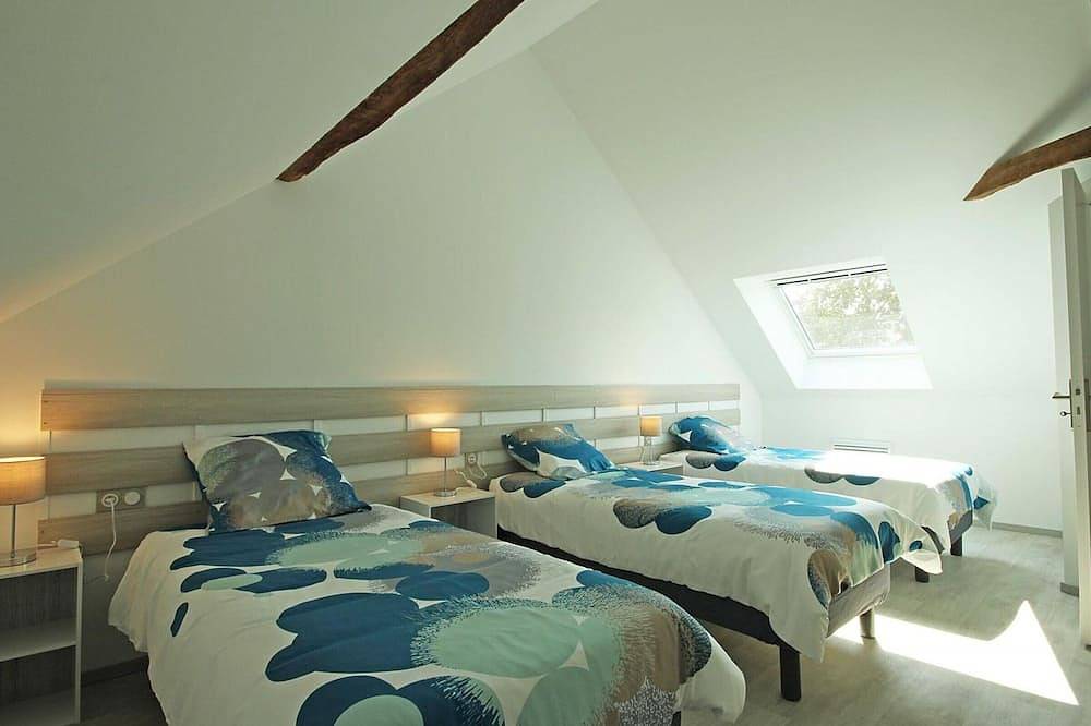 Maison de campagne tranquille avec poêle et animaux admis, proche nature in Saint-Fraimbault, Parc naturel régional Normandie-Maine