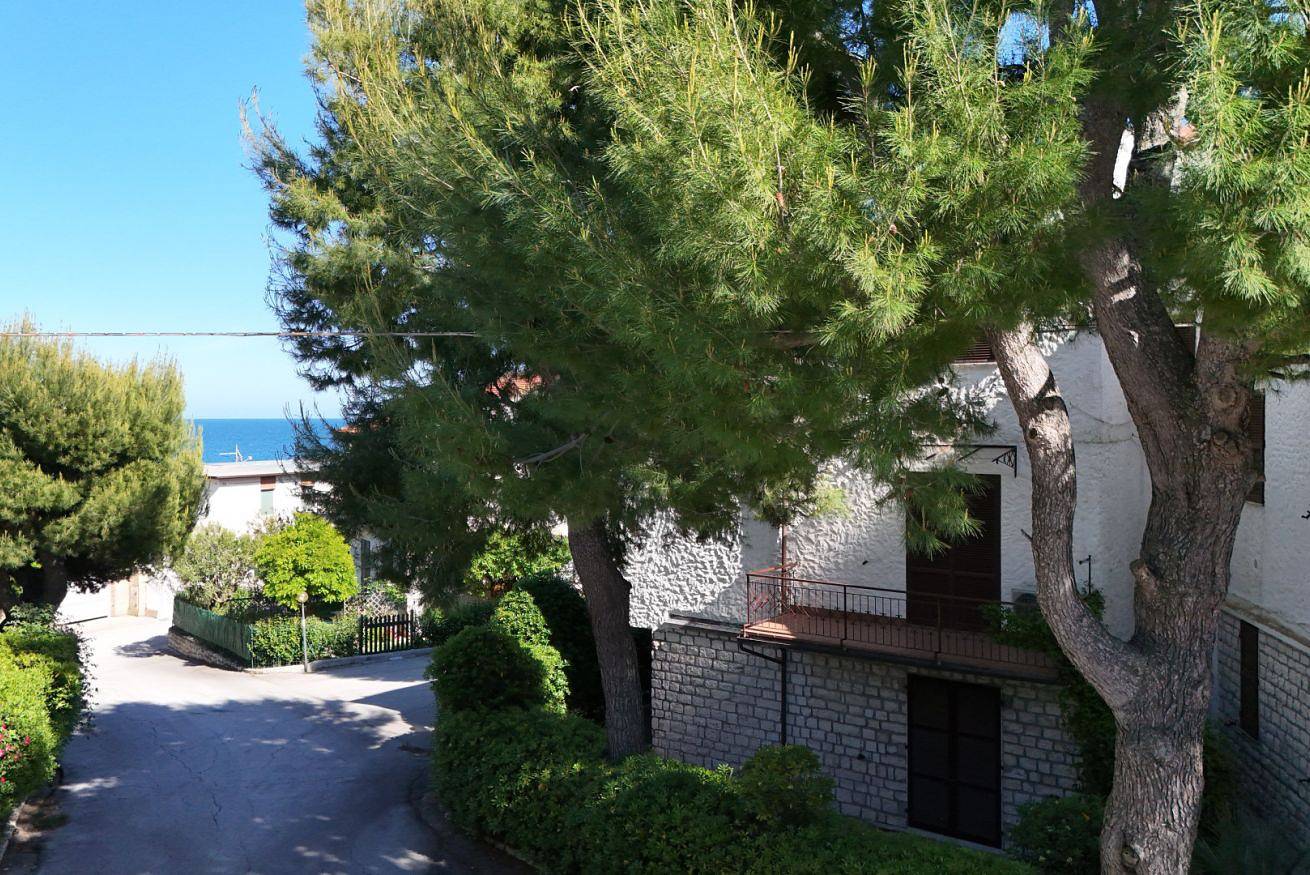 Entire apartment, M080 - Marcelli, three-room apartment with garden at Residence Mareverde in Marcelli, Riviera del Conero