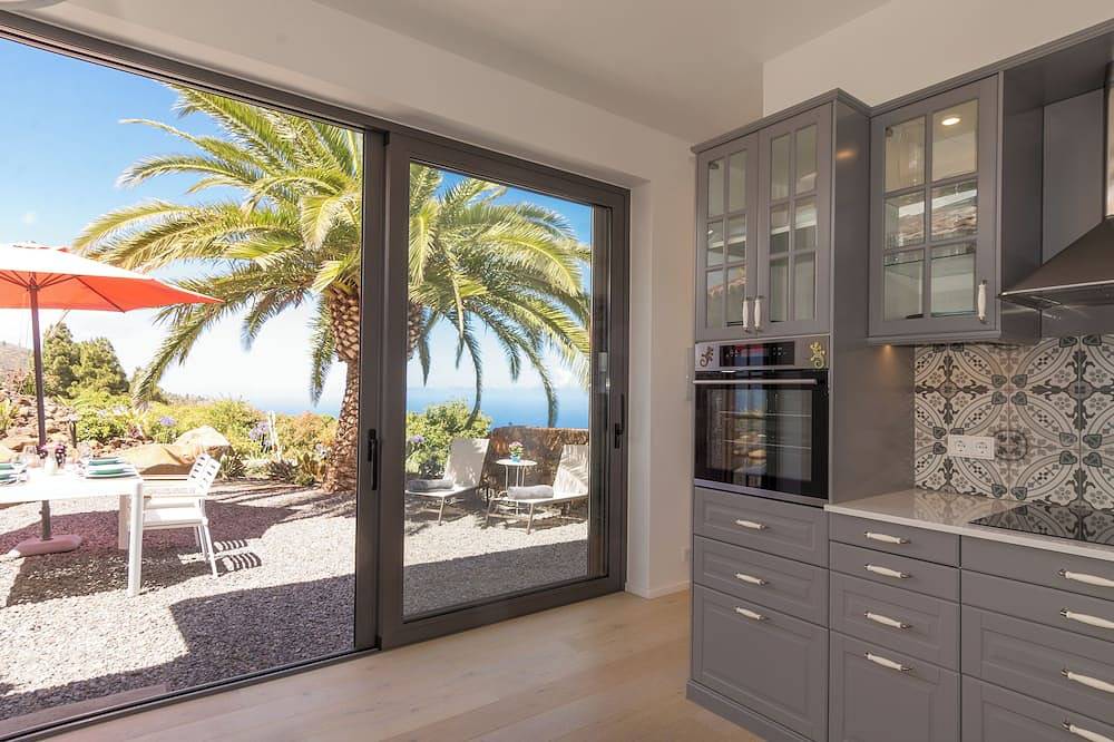 The Blue Finca: Modern Canarian-style vacation home with great architecture in El Pueblo, Puntagorda