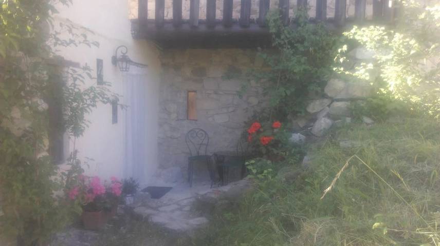 Location de vacances pour 3 personnes, avec Terrasse et Jardin à Verclause
