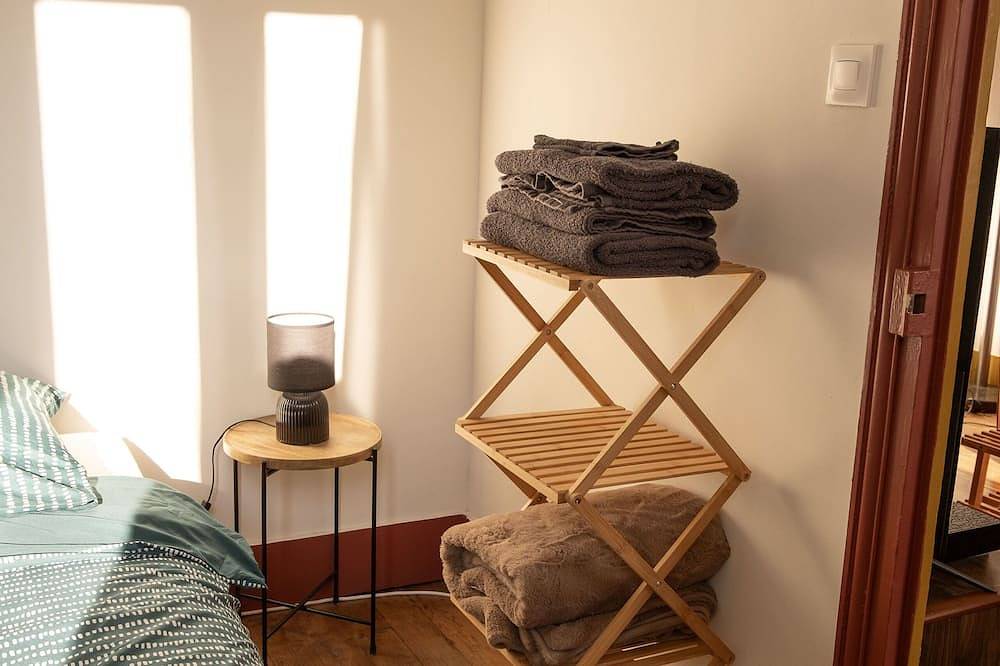 Apartamento entero, Cozy 3-room apartment with private garden, nestled 200m from the station and the Loire. in Nevers, Nièvre