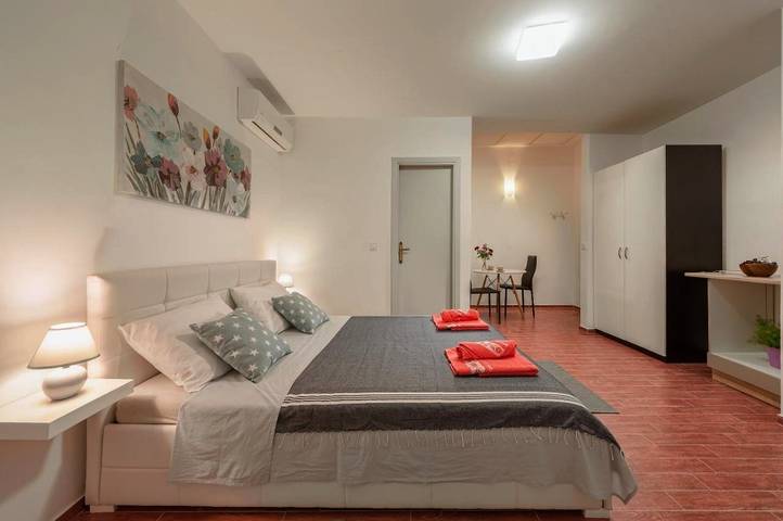 Maison d’hôte pour 2 personnes, avec balcon et jardin à Pula - 3