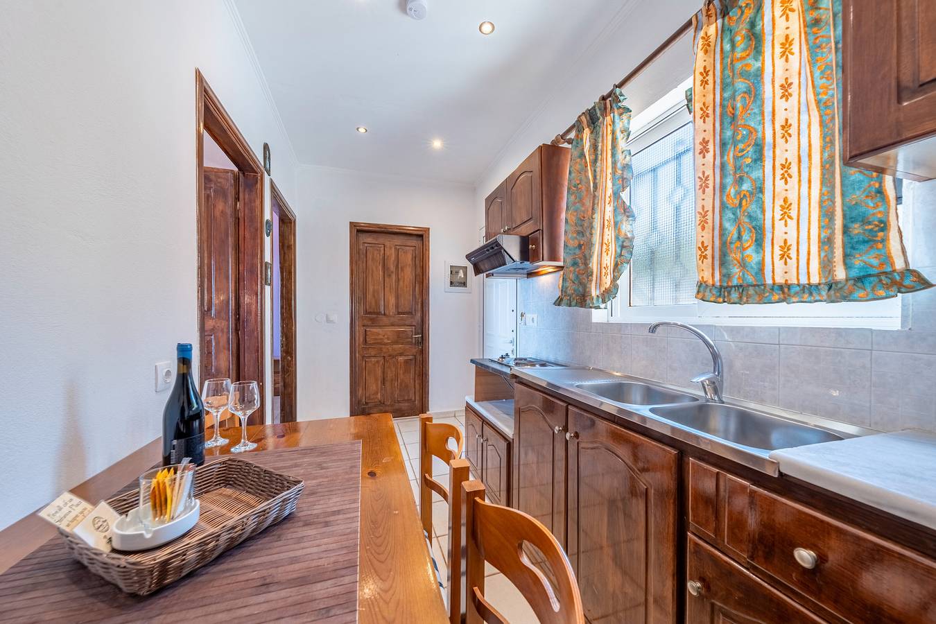 Apartamento 'Stefanos Place Sea View' con vistas al mar, Wi-Fi y aire acondicionado in Mparmpati, Corfú