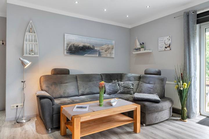 Ganze Wohnung, Apartment 'Haus Küstenheide mit Balkon' mit WLAN und Balkon in Berensch, Cuxhaven