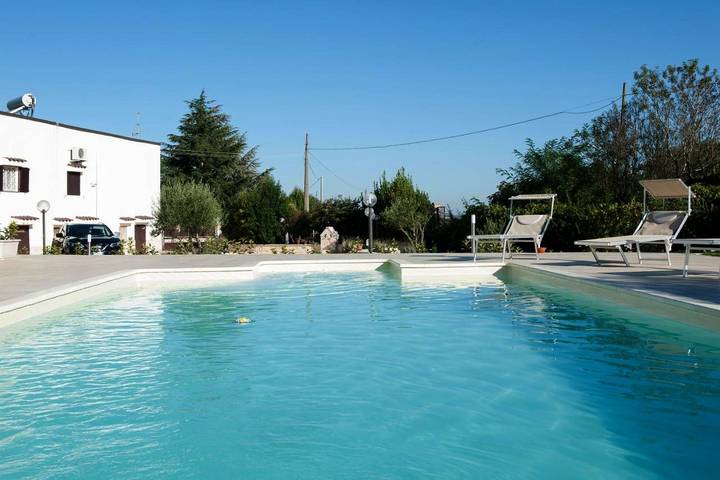 Maison d’hôte pour 2 personnes, avec jacuzzi ainsi que jardin et piscine, animaux acceptés à Noci - 3