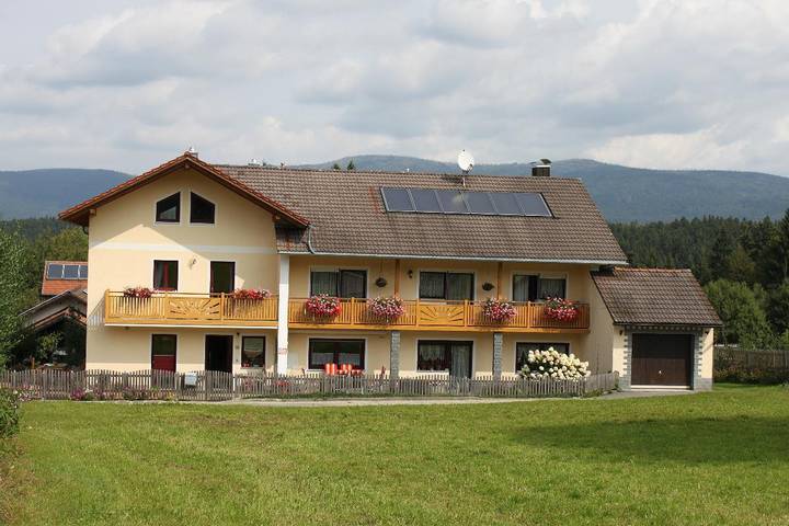 Pension für 2 Personen, mit Balkon und Balkon/Terrasse sowie Garten in Sankt Oswald-Riedlhütte