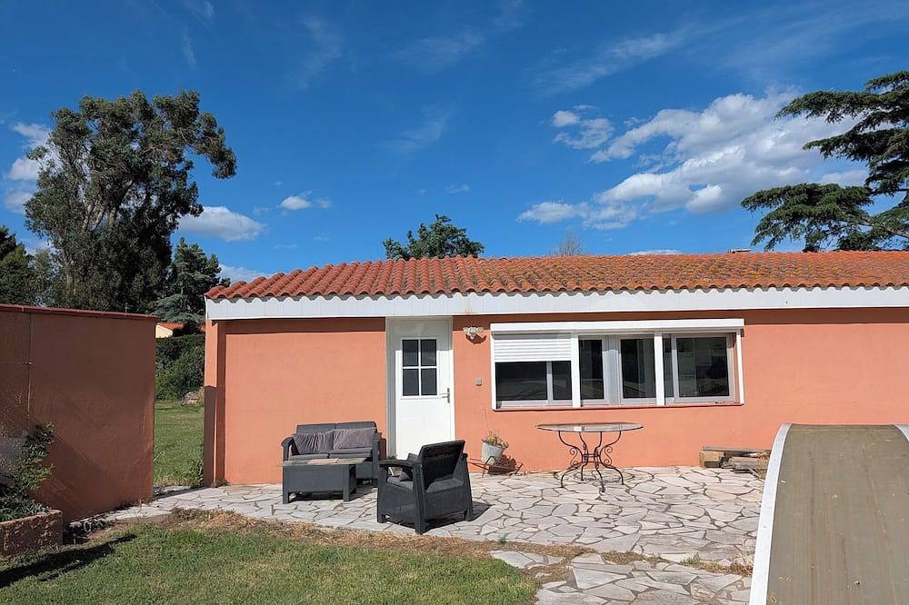 Appartement entier, Charmante Maisonnette dans une propriété privée in Bompas, Côte méditerranéenne (France)