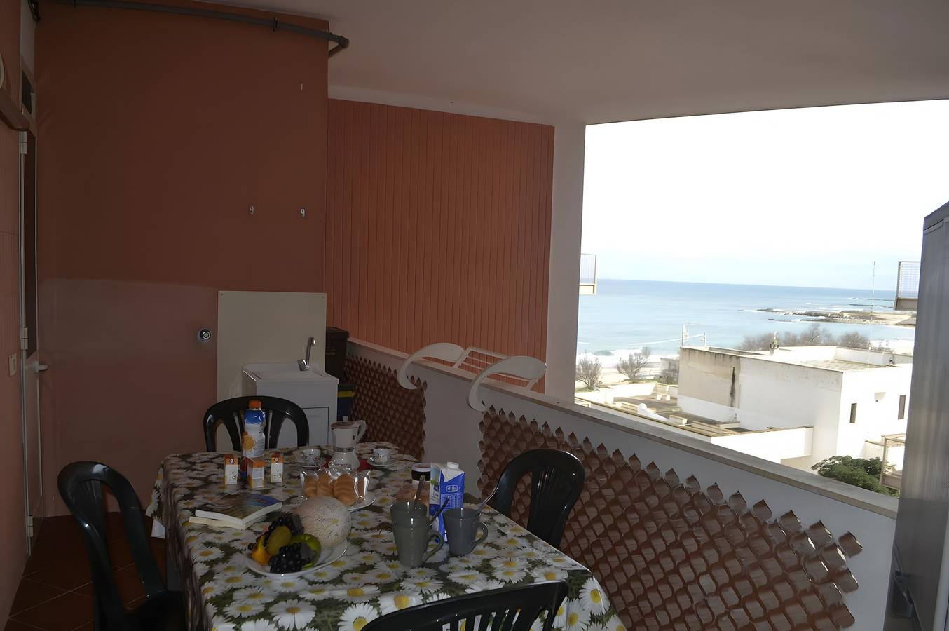Casa Ureshii in San Foca: 3 Bedrooms, Private Terrace and Balcony in Melendugno, Lecce Province