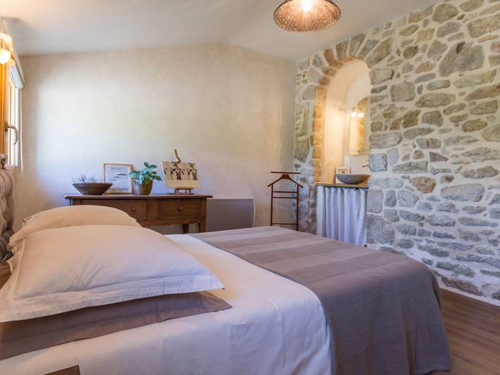 Cozy Xviiith Century Farmhouse with Modern Amenities, Electric Car Charger, Near Guérande in Mesquer, Côte d'Amour