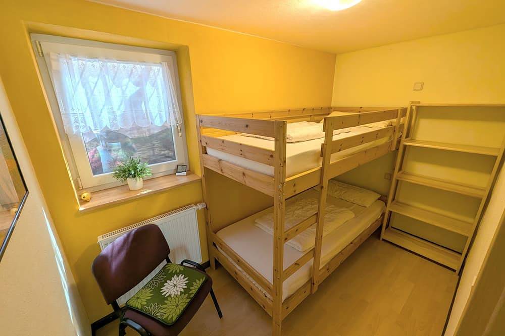 Ganze Wohnung, Meggi's Farm,  Apartment Felsenfest, Herrliche Wanderrouten am Rothaarsteig in Eschenburg, Naturpark Lahn-Dill-Bergland