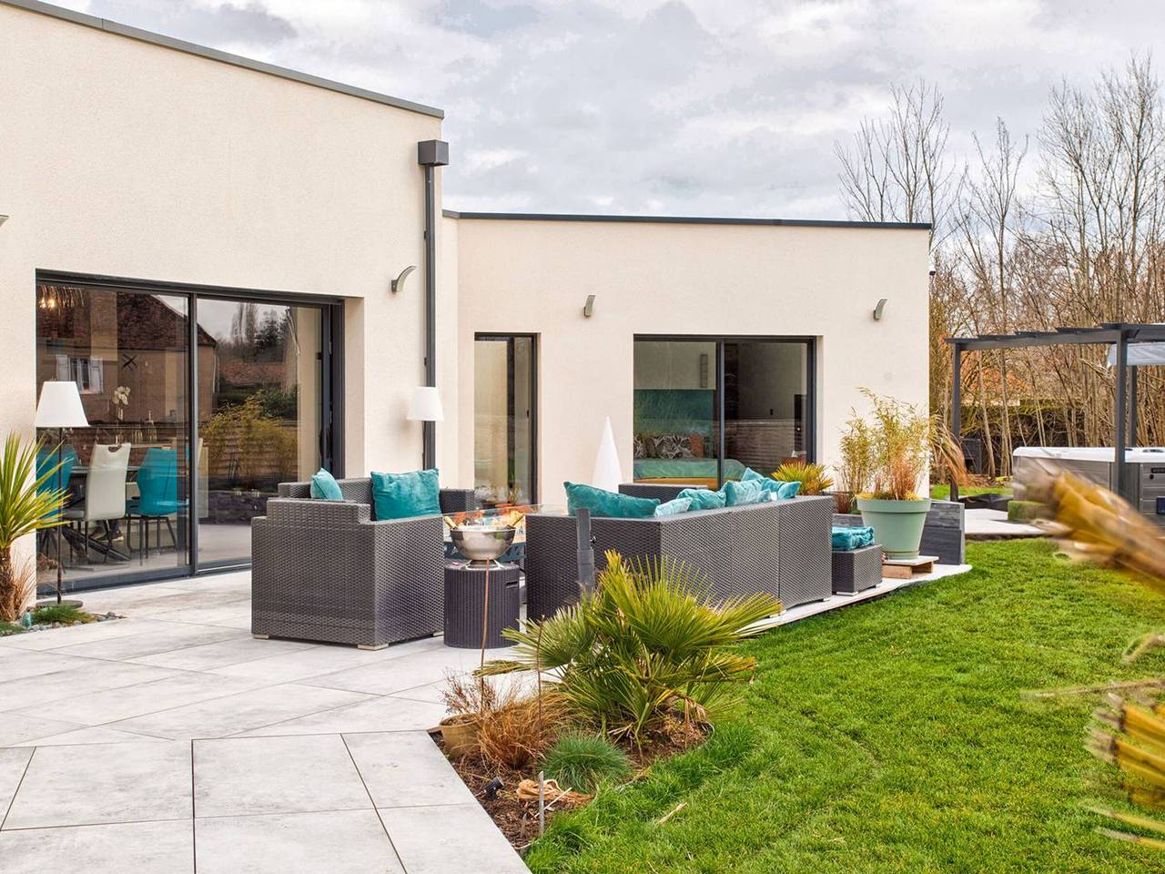 Maison élégante avec jacuzzi, confort moderne et histoire à Ranville in Ranville, Région de Caen