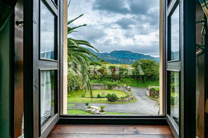 Casa rural para 7 personas, con vistas y jardín en Ribadesella