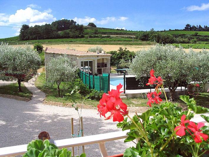 Gîte pour 4 personnes, avec piscine ainsi que jardin et terrasse, animaux acceptés dans le Vaucluse - 3