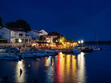 Ferienwohnung für 4 Personen, mit Garten in Maslenica