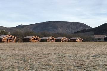 Maison de campagne pour 6 personnes, avec jardin et piscine, animaux acceptés à Jarjayes
