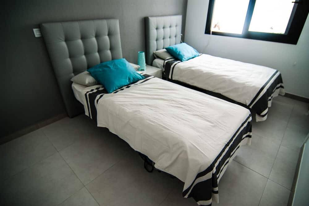 Villa de luxe pour 6 personnes avec piscine, toit ouvrant près de la plage et des terrains de golf in San Pedro del Pinatar, Costa Cálida