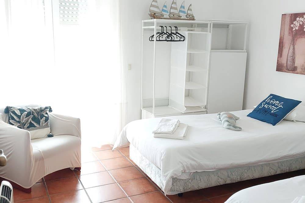 Geheel appartement, 2 bedrooms beachfront in Praia do Farol, Vila Nova de Milfontes