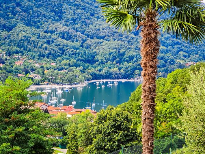 Appartamento intero, Appartamento vacanze per 6 persone con balcone in Castello Valtravaglia, Castelveccana